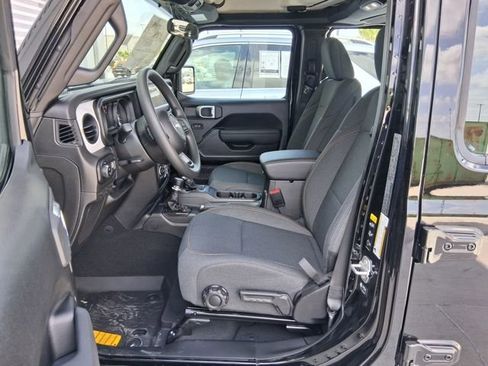 New 2026 Jeep Gladiator Sport AWD/4WD image 19