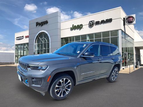 Used 2023 Jeep Grand Cherokee Overland w/ Advanced Protech Group III AWD/4WD image 4