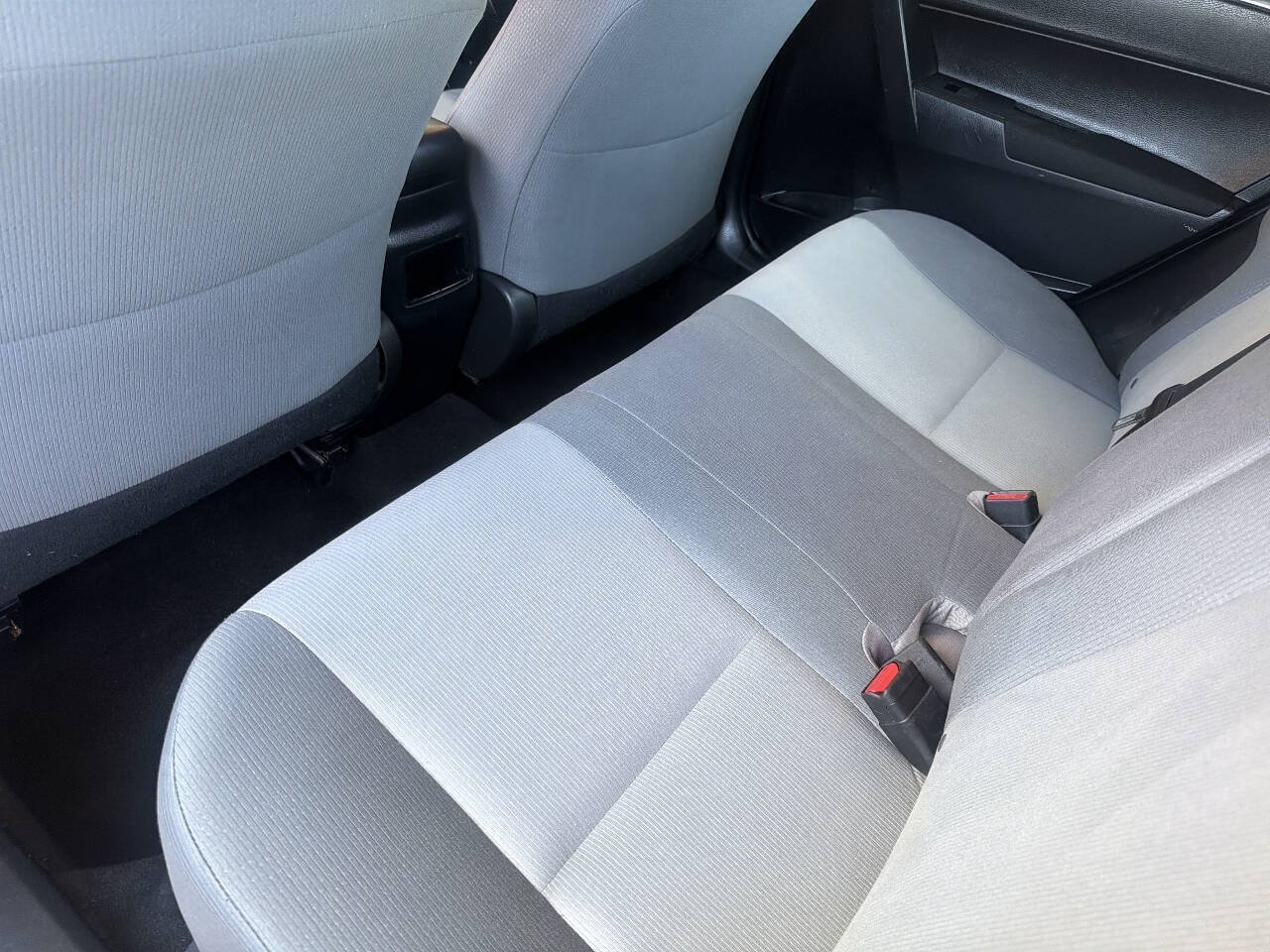 Used 2014 Toyota Corolla L FWD image 18