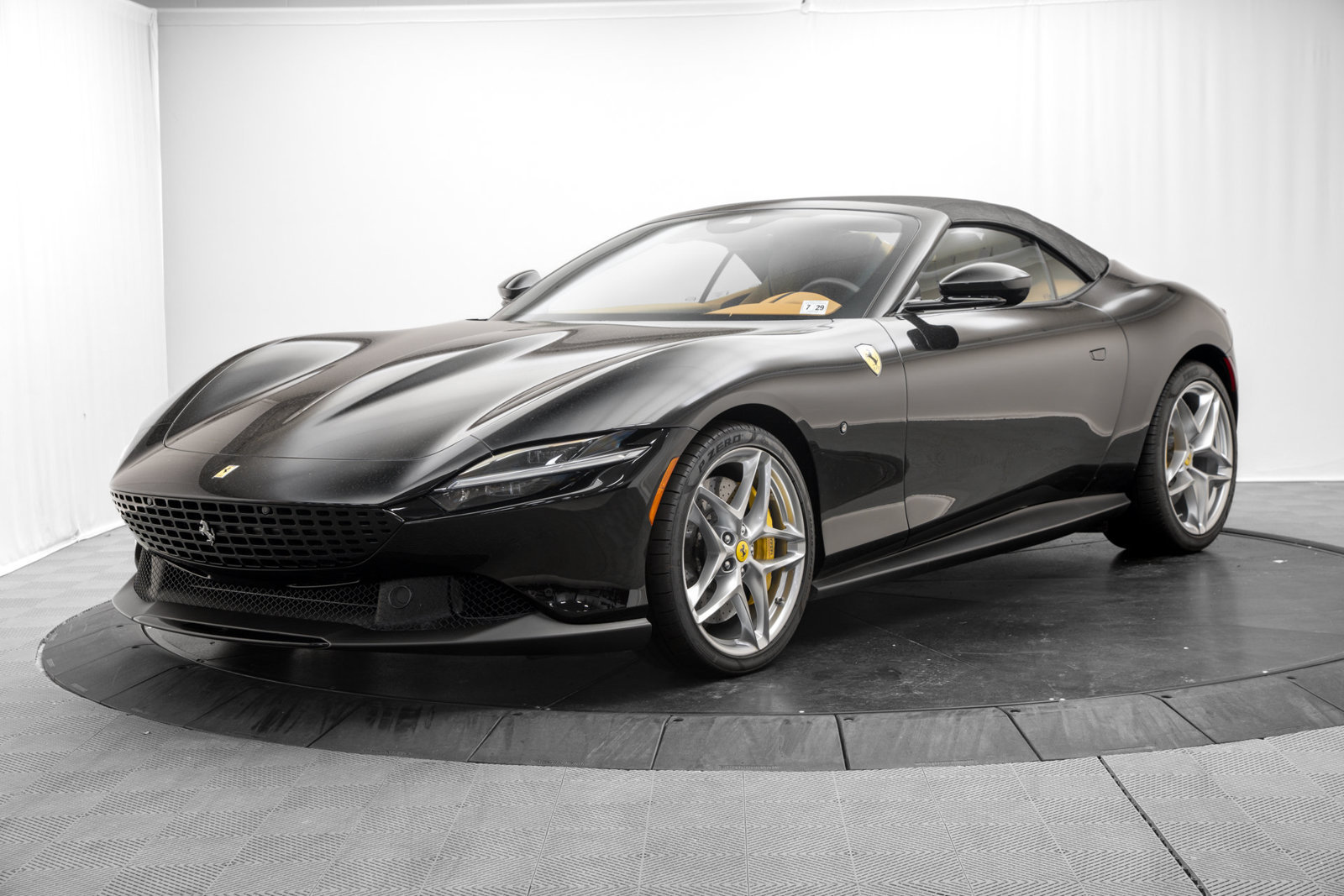 Used 2024 Ferrari Roma Spider RWD image 11