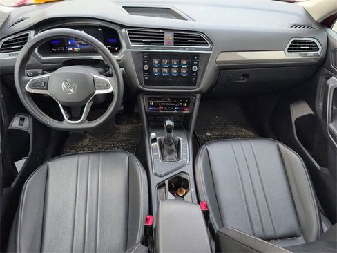 Used 2022 Volkswagen Tiguan SE image 27