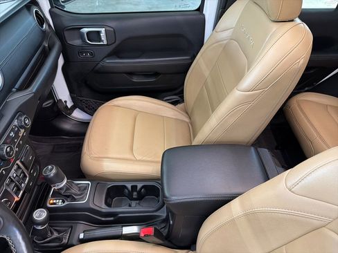 Used 2019 Jeep Wrangler Unlimited Sahara AWD/4WD image 58