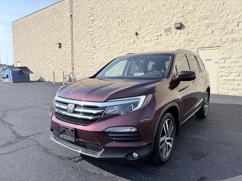 Used 2018 Honda Pilot Touring image 1