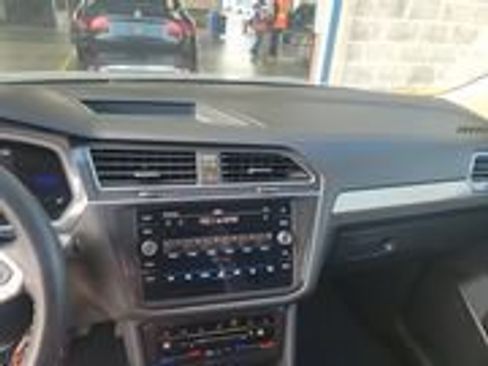 Used 2022 Volkswagen Tiguan SE image 14