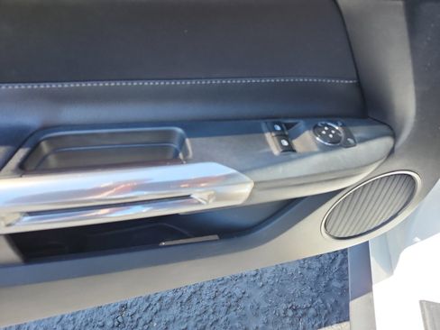 Used 2015 Ford Mustang Coupe RWD image 15