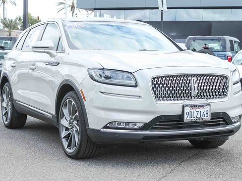 Used 2022 Lincoln Nautilus Reserve w/ Equipment Group 202A AWD/4WD image 3