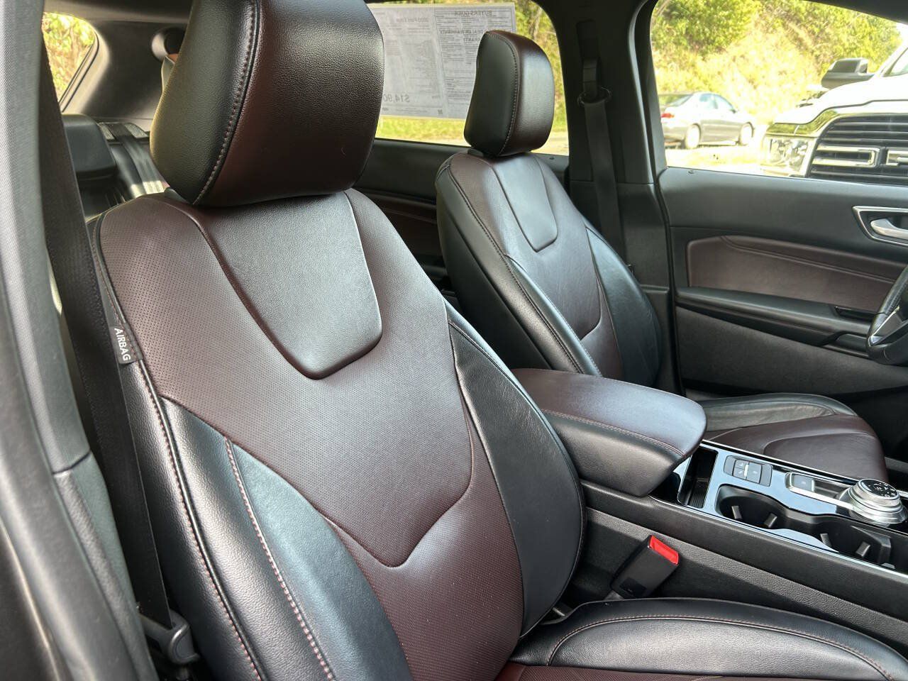 Used 2020 Ford Edge Titanium w/ Equipment Group 301A AWD/4WD image 31