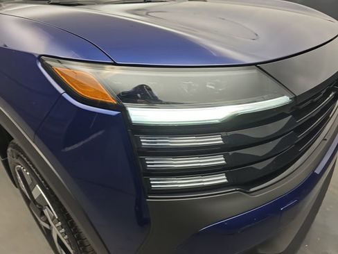 Used 2025 Nissan Kicks SV image 13