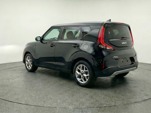 Used 2025 Kia Soul LX w/ LX Technology Package image 6