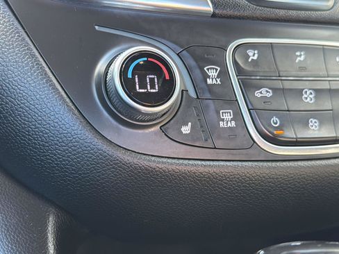 Used 2018 Chevrolet Equinox LT AWD/4WD image 28