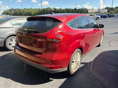 Used 2017 Ford Focus Titanium w/ Titanium Technology Package FWD image 4