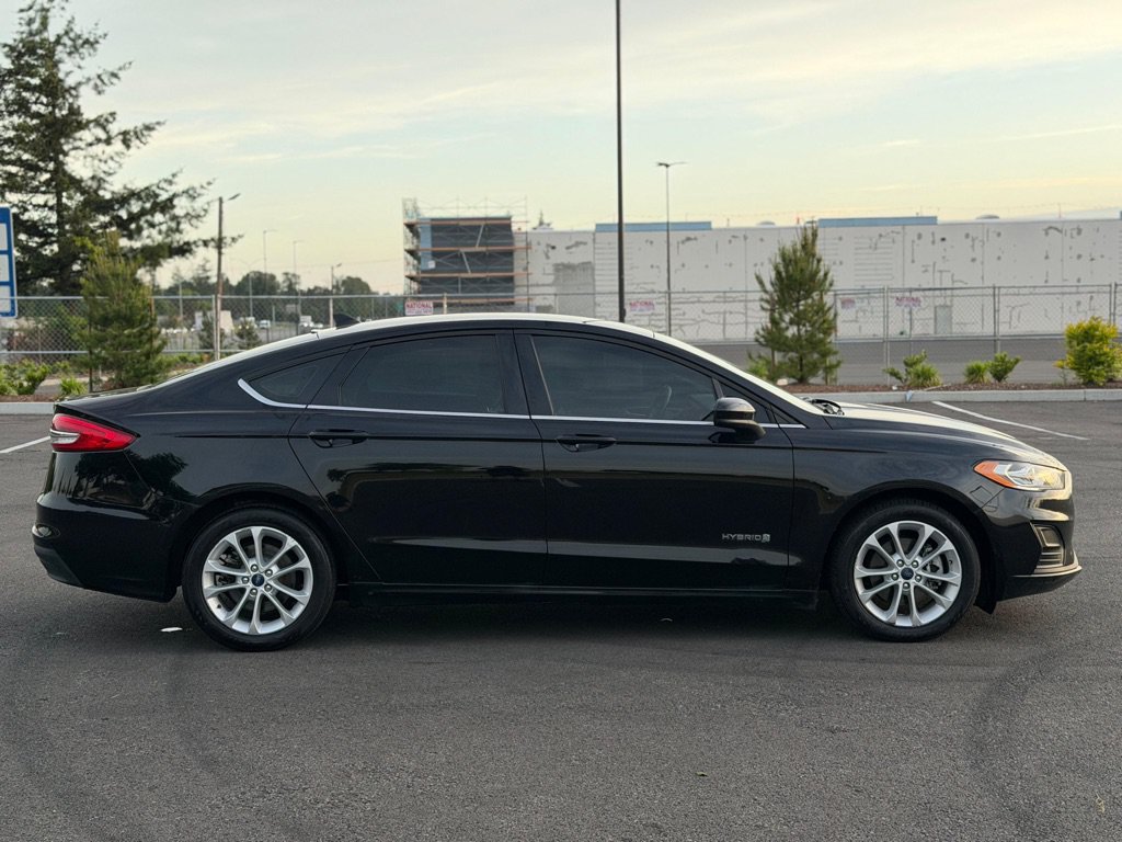 Used 2019 Ford Fusion SE FWD image 4