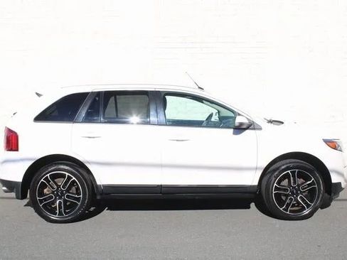 Used 2014 Ford Edge SEL w/ Equipment Group 205A image 3