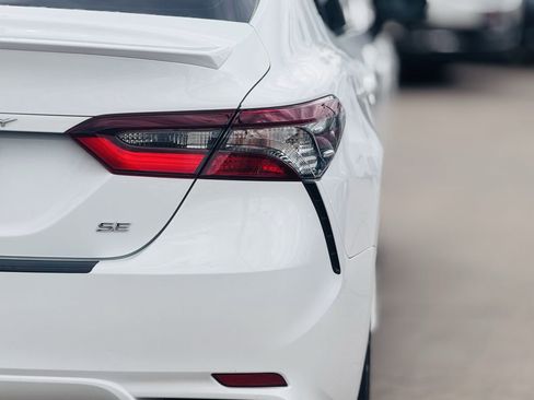 Used 2021 Toyota Camry SE image 10