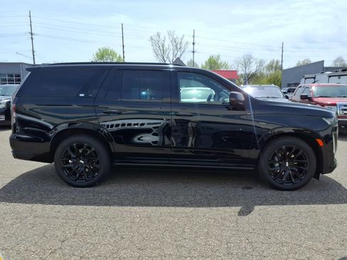Used 2023 Cadillac Escalade Sport Platinum w/ LPO, ONYX Package AWD/4WD image 6