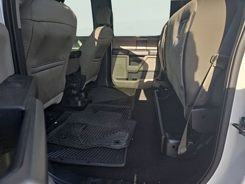 Used 2015 Ford F150 XLT w/ Equipment Group 302A Luxury image 16