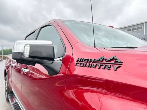 Used 2024 Chevrolet Silverado 1500 High Country w/ Technology Package AWD/4WD image 15