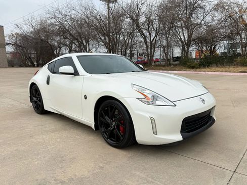 Used 2014 Nissan 370Z Touring w/ Sport Package image 8