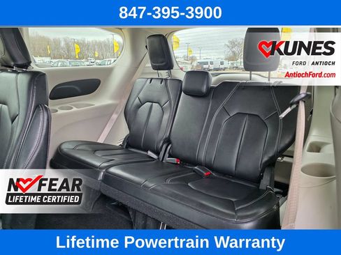 Used 2024 Chrysler Pacifica Touring-L FWD image 23