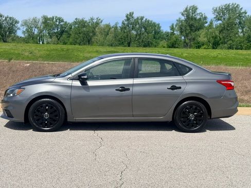 Used 2016 Nissan Sentra SV FWD image 12