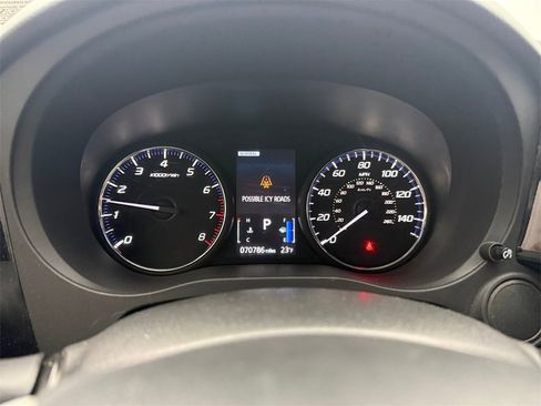 Used 2020 Mitsubishi Outlander ES image 16