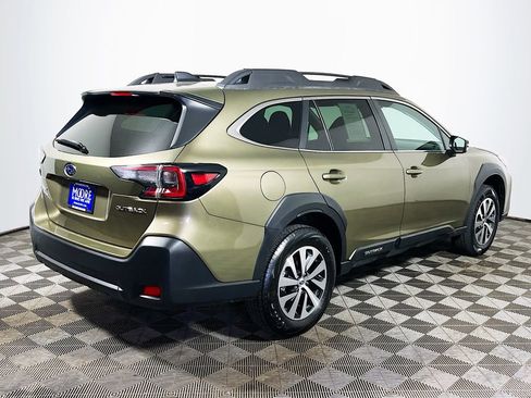 Used 2025 Subaru Outback Premium AWD/4WD image 7
