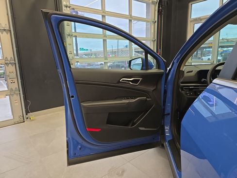 Certified 2026 Kia Sportage EX w/ EX Panorama Roof Package image 15