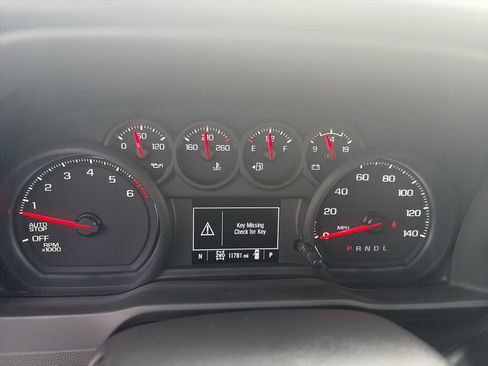 Used 2025 Chevrolet Silverado 1500 W/T AWD/4WD image 31