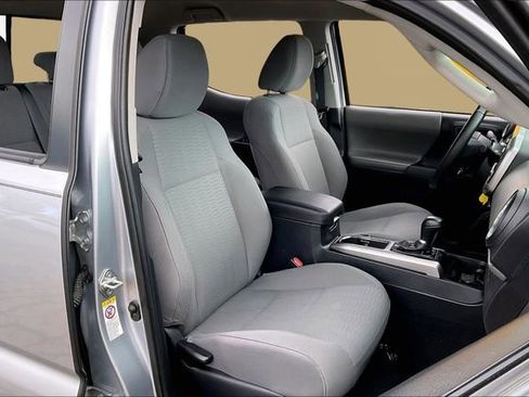 Used 2018 Toyota Tacoma SR5 image 19