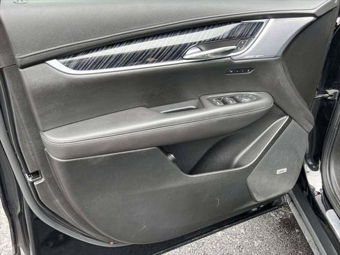 Used 2024 Cadillac XT6 Premium Luxury AWD/4WD image 18