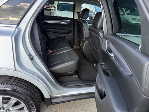 Used 2017 Cadillac XT5 Luxury FWD image 12