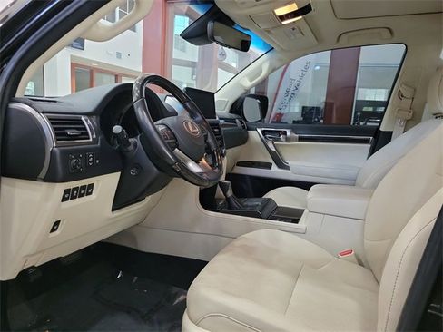 Used 2023 Lexus GX 460 Premium image 11