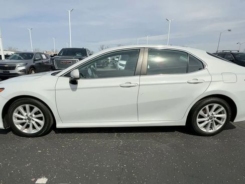 Used 2022 Toyota Camry LE FWD image 5