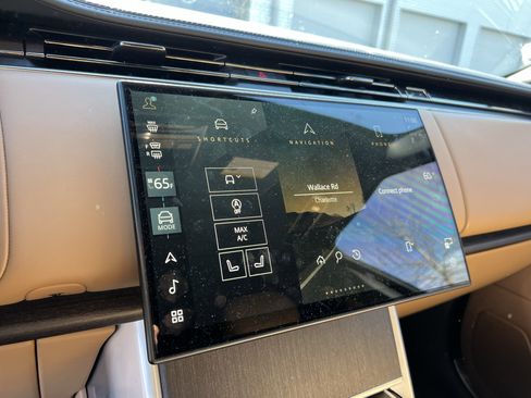 Certified 2024 Land Rover Range Rover SE image 26