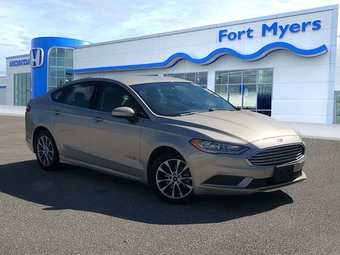 Used 2017 Ford Fusion S image 1