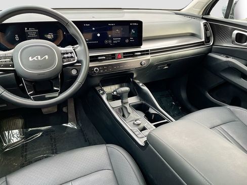 Certified 2025 Kia Sorento S w/ Panoramic Sunroof Package FWD image 30