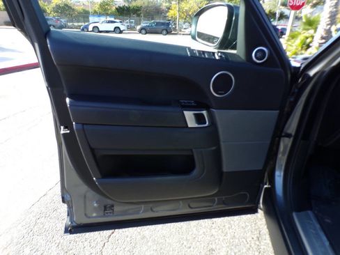 Used 2017 Land Rover Range Rover Sport HSE image 22