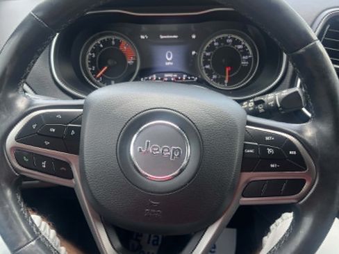Used 2020 Jeep Cherokee Limited AWD/4WD image 7
