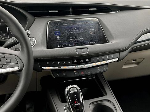 Used 2023 Cadillac XT4 Premium Luxury FWD image 9