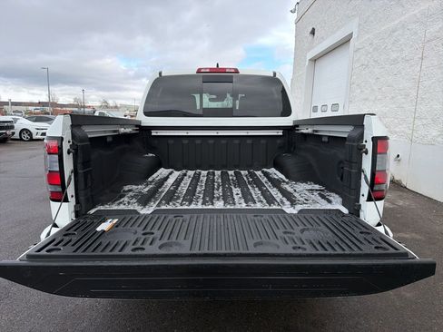 Used 2024 Nissan Frontier SL image 26