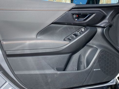 Used 2025 Subaru Crosstrek 2.5i Limited w/ Crosstrek Mirror Package image 17