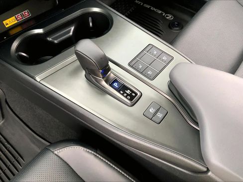 Used 2025 Lexus UX 300h FWD image 15