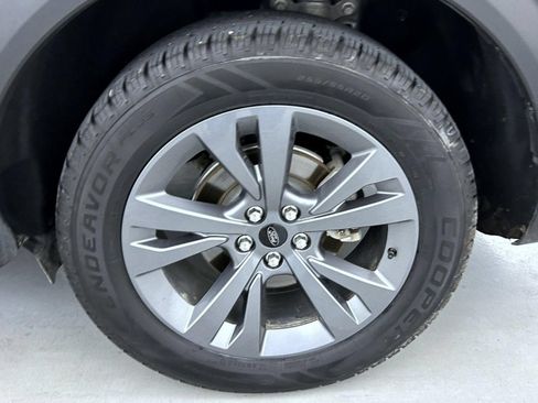 Used 2023 Ford Explorer XLT w/ Equipment Group 202A AWD/4WD image 25