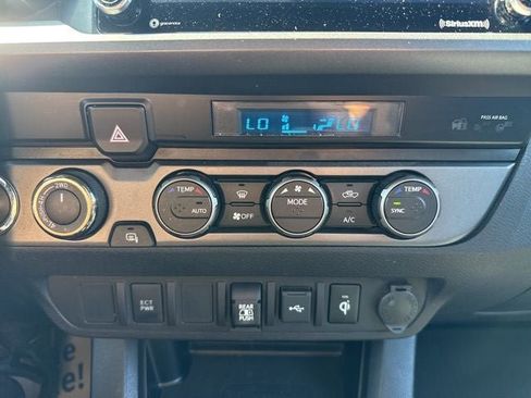 Certified 2021 Toyota Tacoma TRD Off-Road AWD/4WD image 28