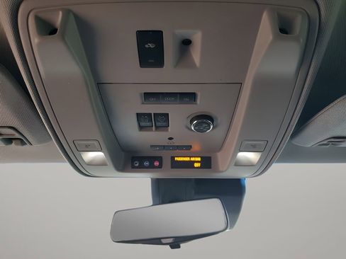 Used 2017 Cadillac Escalade Luxury image 44