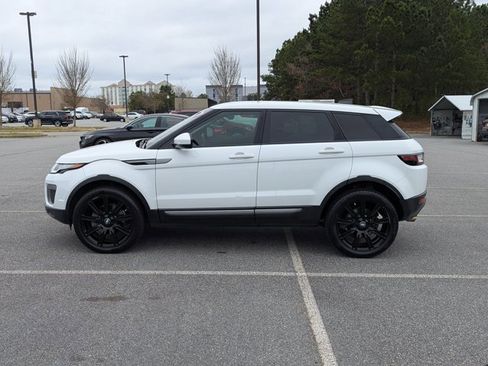 Used 2017 Land Rover Range Rover Evoque SE image 8