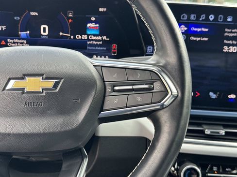 Used 2025 Chevrolet Equinox EV LT FWD image 18
