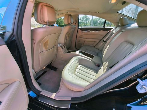 Used 2013 Mercedes-Benz CLS 550 4MATIC image 9
