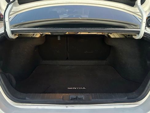 Used 2020 Nissan Sentra SV w/ Trunk Package image 24