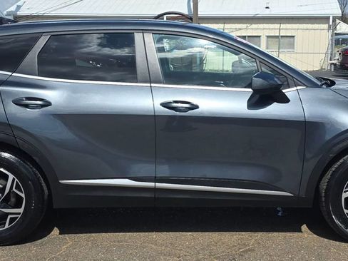 Used 2024 Kia Sportage LX FWD image 2